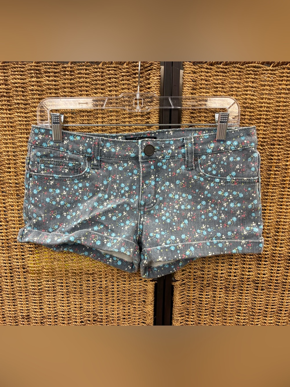 Iris Basic Floral Print Denim Shorts Size Medium
